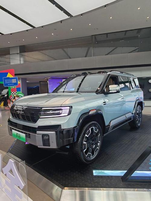 重庆155比亚迪方程豹硬派越野的爆款，英菲尼迪35周年与你共成长